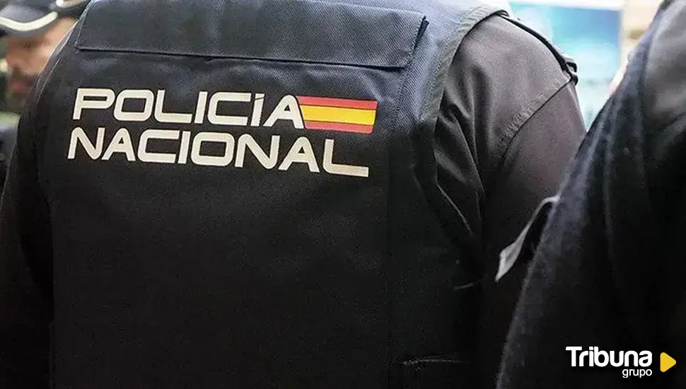 Aparatoso robo en Valladolid: rompió el escaparate, se cortó con los cristales y se guardó dinero en la boca