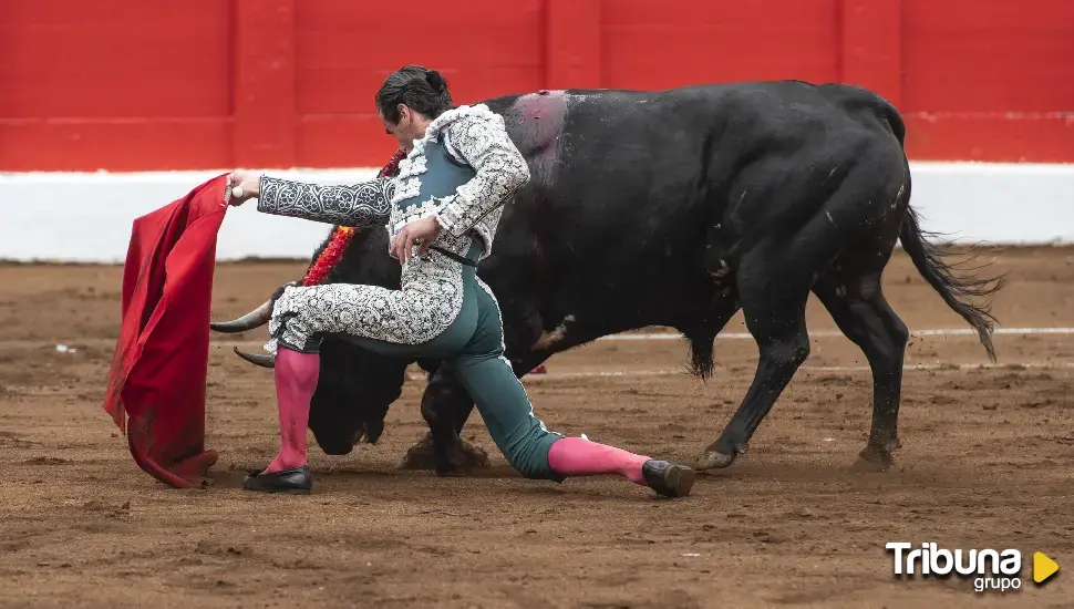 'No hay billetes' en la tarde de Roca Rey y la seda de Juan Ortega