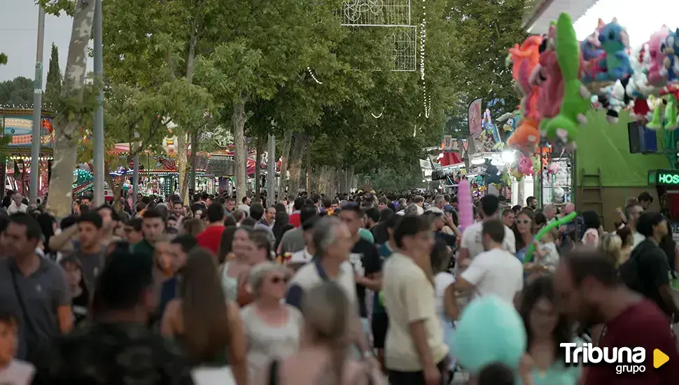 Un trayecto lleno de fantasía por la Feria de Valladolid: del 'Tren de la Bruja' a la 'Tómbola Antojitos'