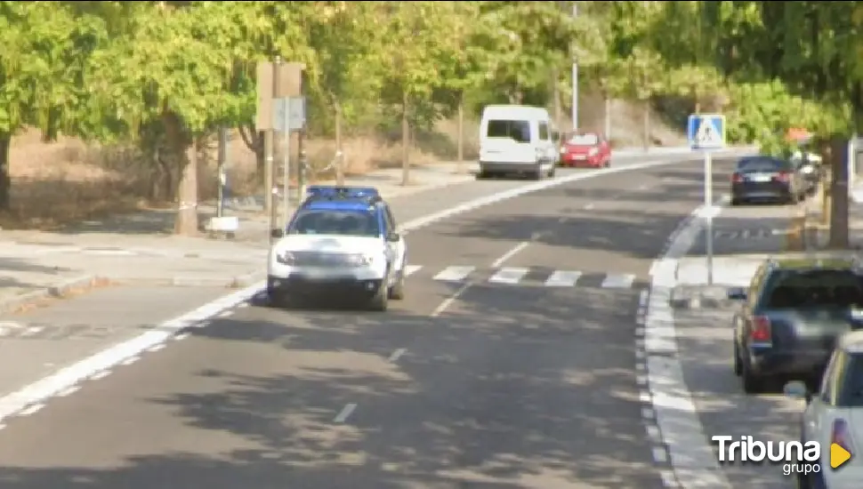 Una mujer y un menor resultan heridos tras chocar su coche contra un árbol en Parquesol