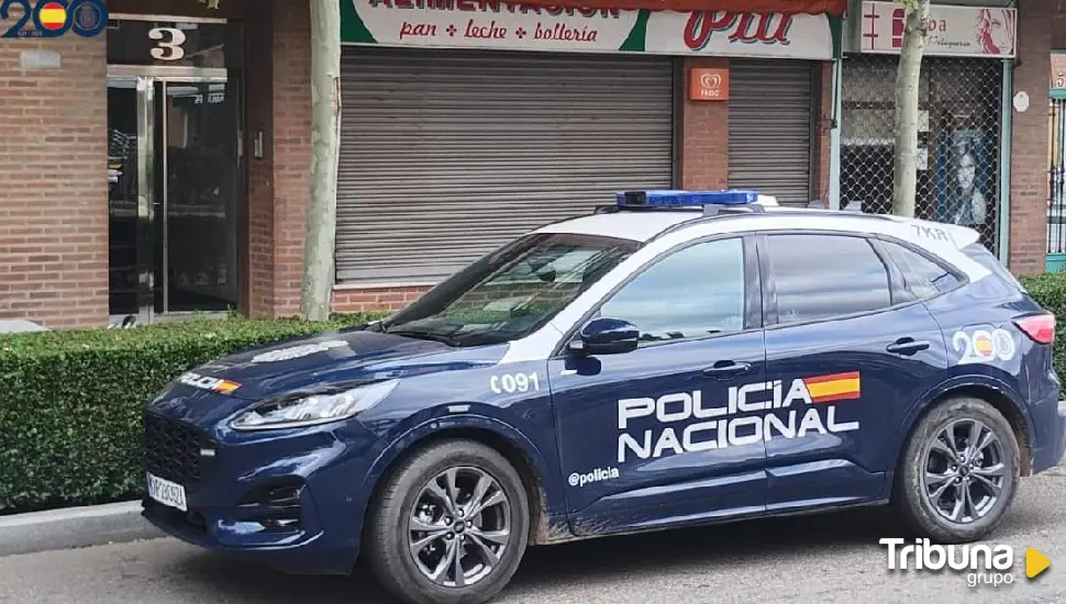 La Policía Nacional rescata a una mujer de avanzada edad en Medina en mitad de un incendio