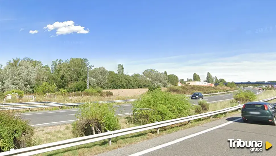 Excarcelan a cinco personas heridas tras volcar con el coche a la altura de Laguna