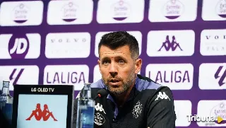 Pezzolano sobre la defensa del Real Valladolid: "Se va conociendo y va mejorando"