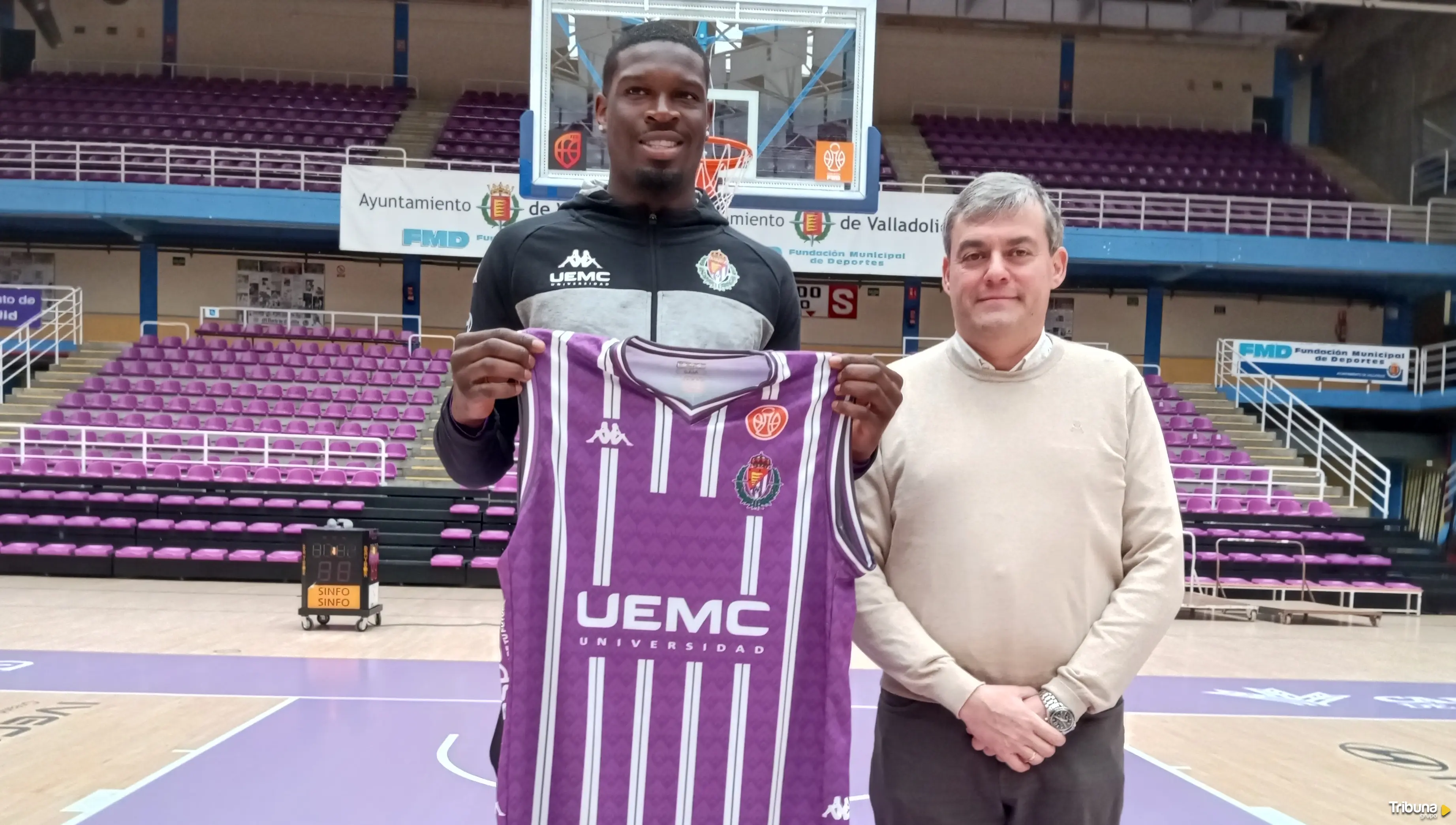 Josh Mballa presentado oficialmente como nuevo jugador del UEMC Real Valladolid Baloncesto