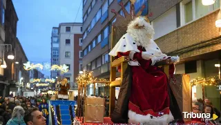 La calle Mantería recibe a sus majestades los Reyes Magos