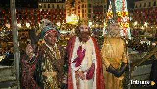 La magia de la Navidad abre paso a los Reyes Magos en su llegada a una lluviosa Valladolid 