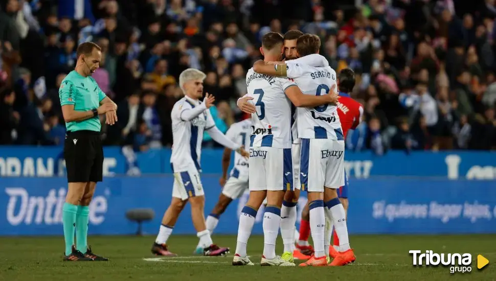 El Leganés sorprende al Atlético y amenaza su liderato