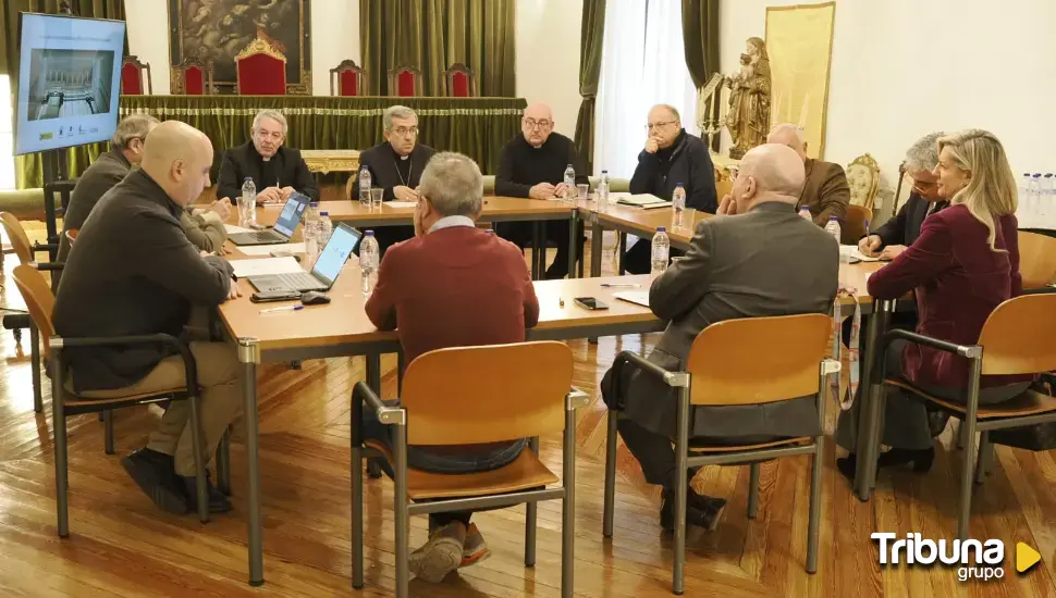 La reunión en el Arzobispado de Valladolid sobre el proyecto de restauración de la Catedral