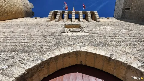 Castillos que hablan (V): Montealegre, la fortaleza invencible que cedió piedra para el Canal de Castilla