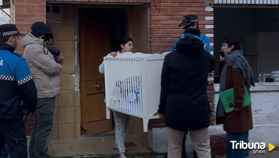 La Policía Nacional identifica a 15 personas en el desahucio de Verónica en Barrio España