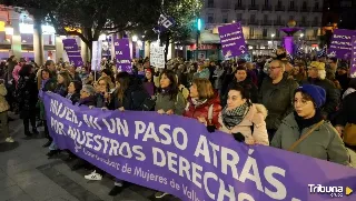 Valladolid se tiñe de morado para reivindicar los derechos de las mujeres